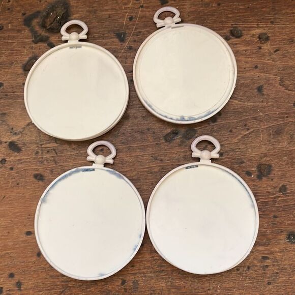 Set of 4 vintage cross stitch white snowflakes Christmas ornaments - Picture 6 of 6